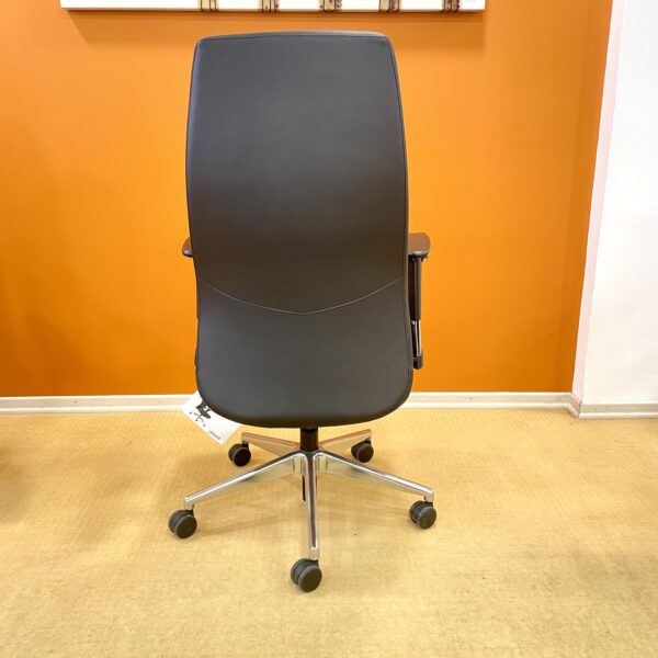 XL 5910A - Image 3
