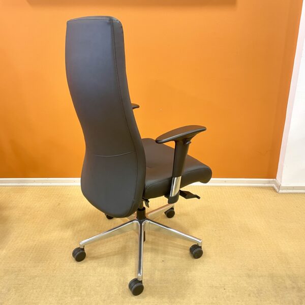 XL 5910A - Image 4