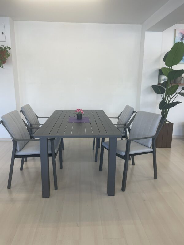 Rosehill T - Image 42