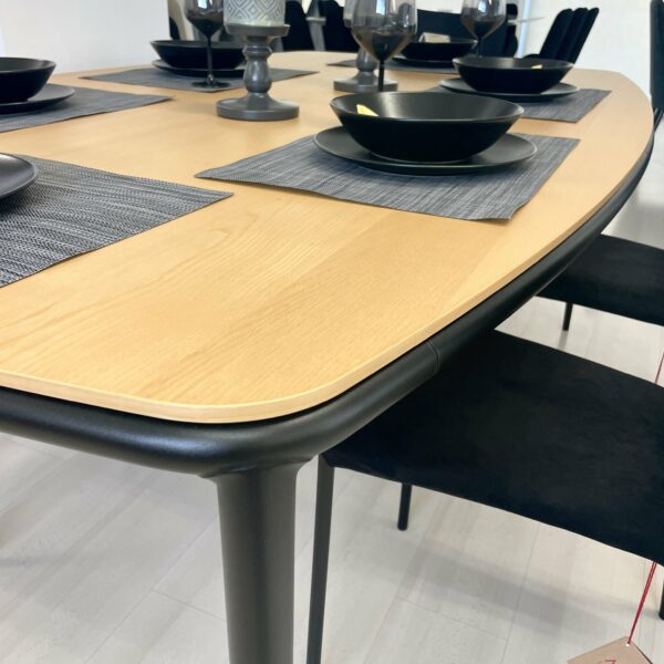 Lea Table - Image 4