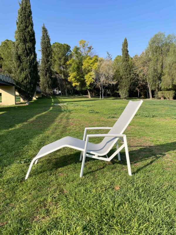 Cannes Sunlounger - Image 3