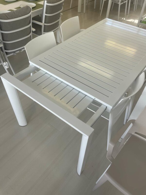 Cannes extendable table