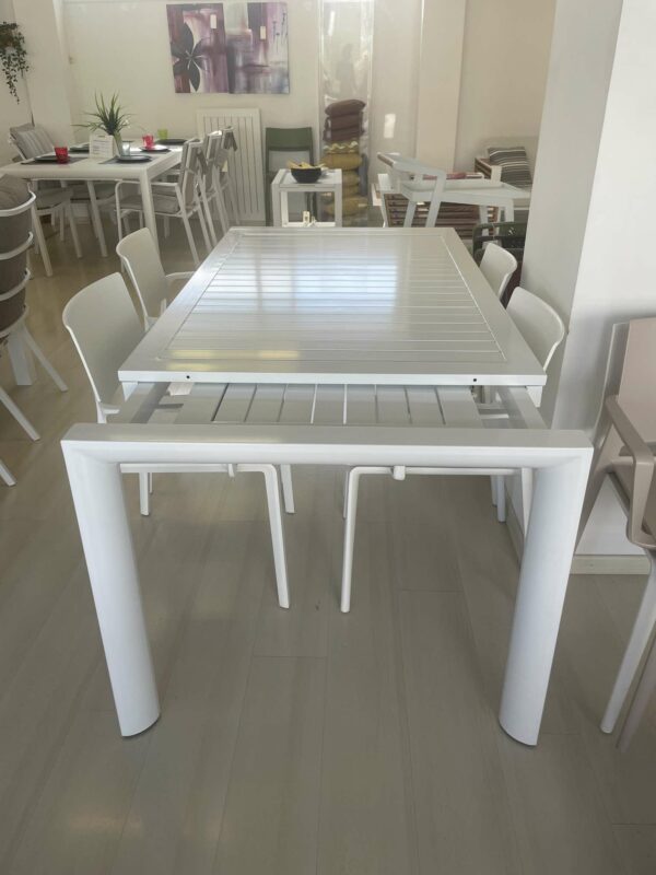 Cannes extendable table - Image 2