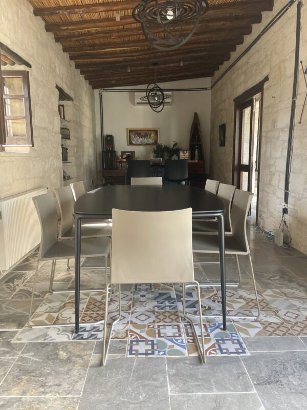 Lea Table - Image 13