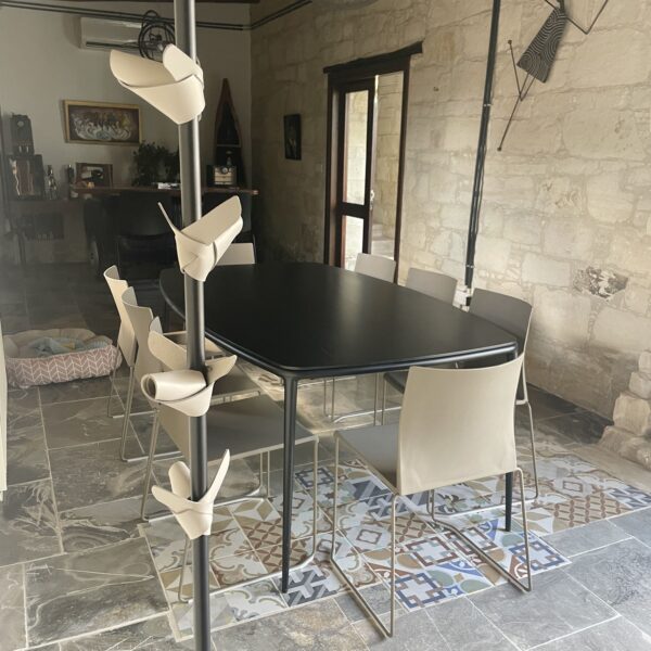 Lea Table - Image 11
